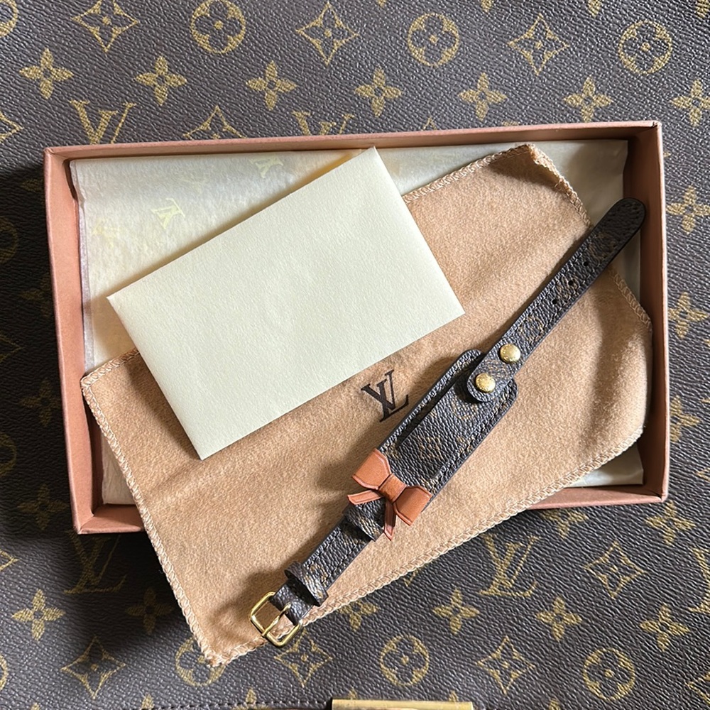 NEW AUTHENTIC LOUIS VUITTON BROWN MONOGRAM ID TAG BRACELET LUGGAGE BOW RIBBON FR